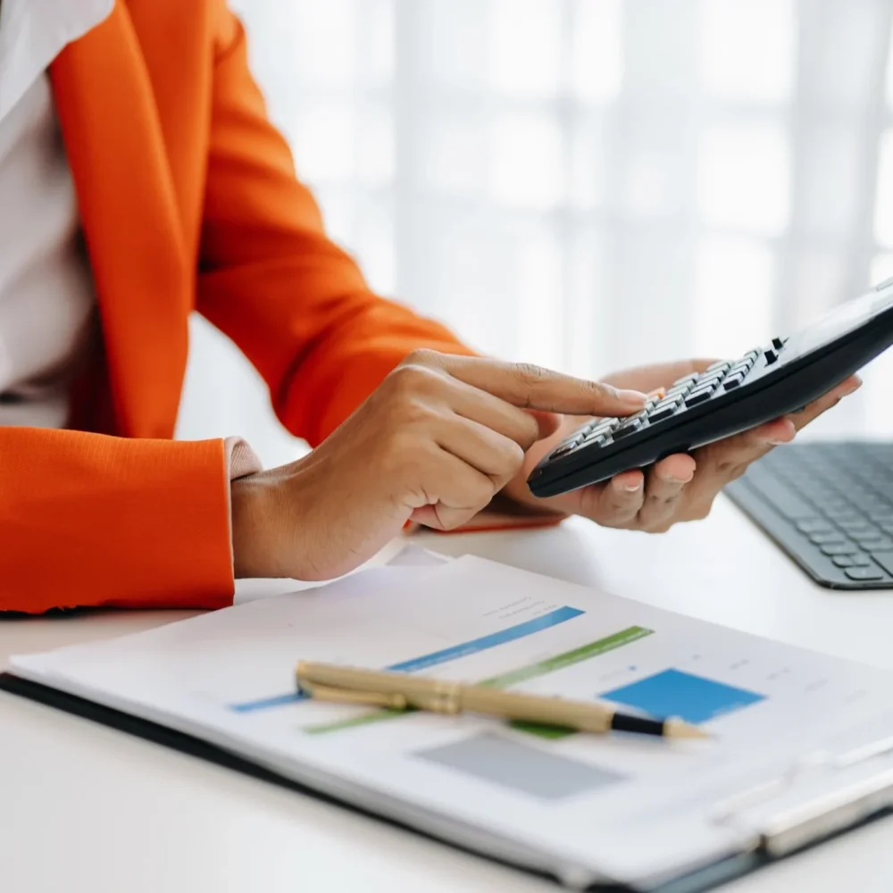 Blog header bookkeeping laptop accounting (1)-1